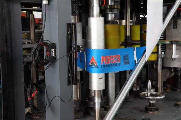 De papel de la bolsa de Kraft de la máquina 2 - 4 capas inteligentes con el sistema del aire comprimido